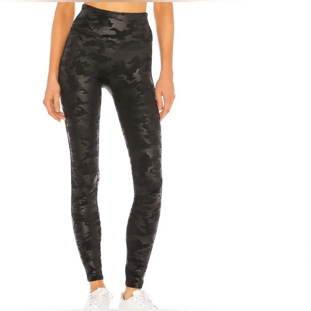 Spanx Faux Leather Camo-Print High Waisted Black Metallic Leggings Womens M - Picture 8 of 8